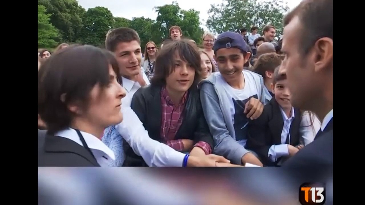 La bronca de Macron a un estudiante que le llamó Manu: "A mí me llamas señor presidente o señor"