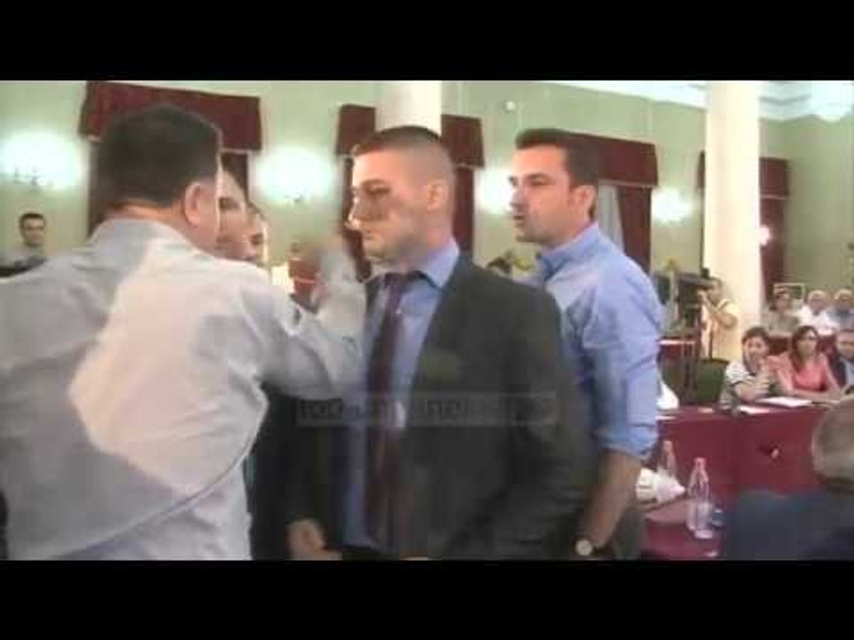 Pa Koment - “Plas” te Komisioni i Medias - Top Channel Albania - News - Lajme