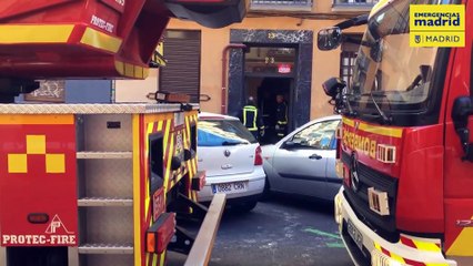 Se derrumban las pasarelas interiores de una corrala en Chamberí