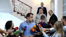 Noka dhe Balliu replika me Veliajn te shkallët: 'Zogu i Tiranës'; kryebashkiaku: PD më futi në kurth