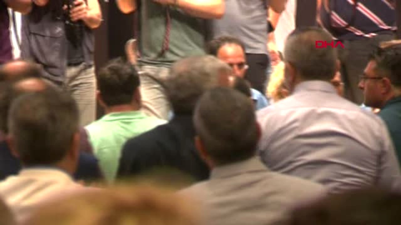 İzmir CHP Lideri Kemal Kılıçdaroğlu Toplantıda Konuşuyor