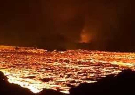 Lava River Seen 'Raging' in Hawaii on Its Way to Ocean