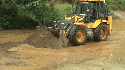 Aydın'ı Sel Vurdu...köşk-Ödemiş Yolu Ulaşıma Kapandı