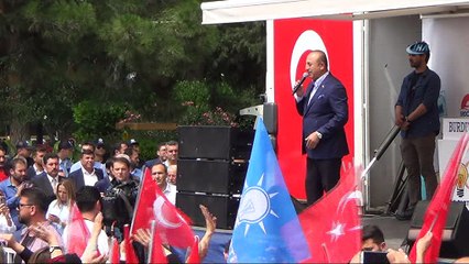 Bakan Çavuşoğlu, Burdur'da yağmur ve doluya yakalandı