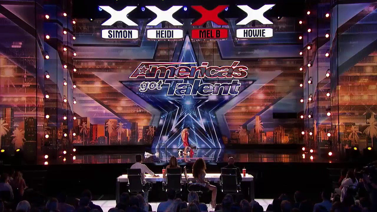 Wes-P - Naked Man Attempts Teacup And Tablecloth Trick - America's Got Talent 2018