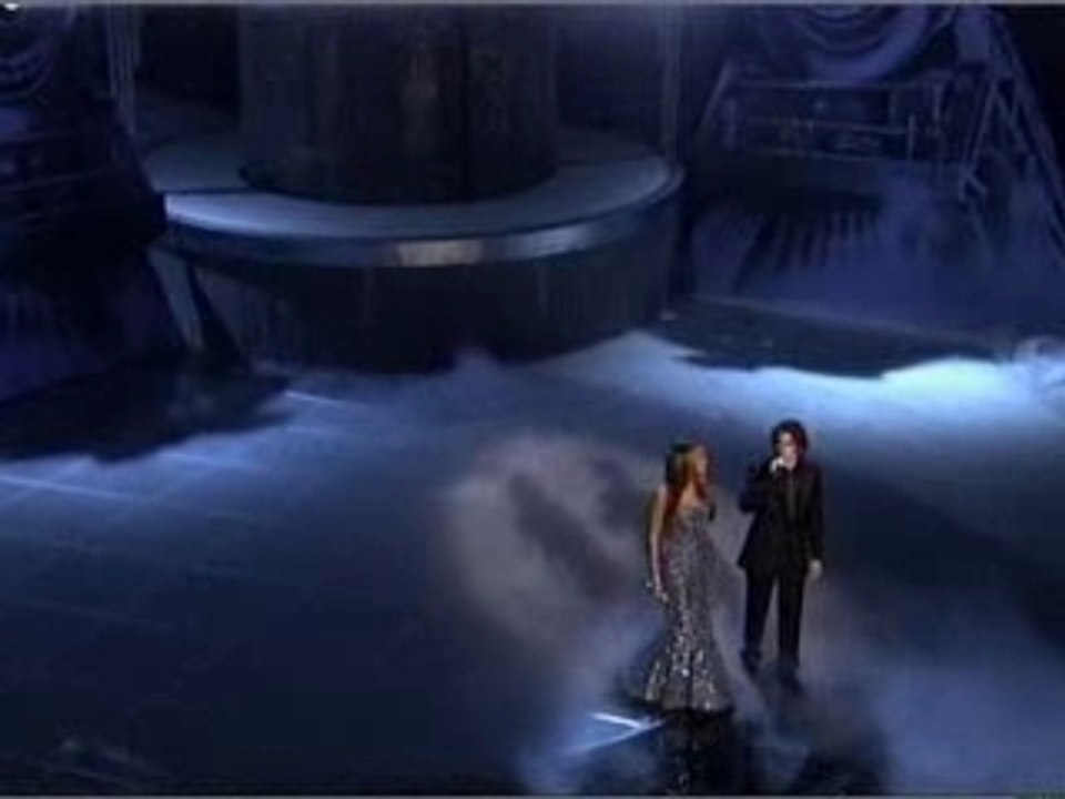 Bee & Josh Groban: Believe (Live @ Oscars)
