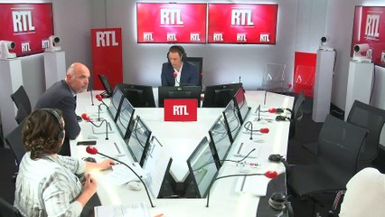 "Chaque jour, 20 fermes se convertissent au bio", affirme le secrétaire général de Carrefour