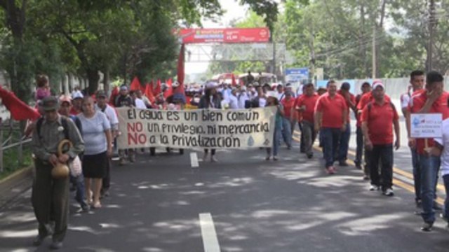 Sindicatos salvadoreños piden a los partidos de derecha evitar privatización del agua