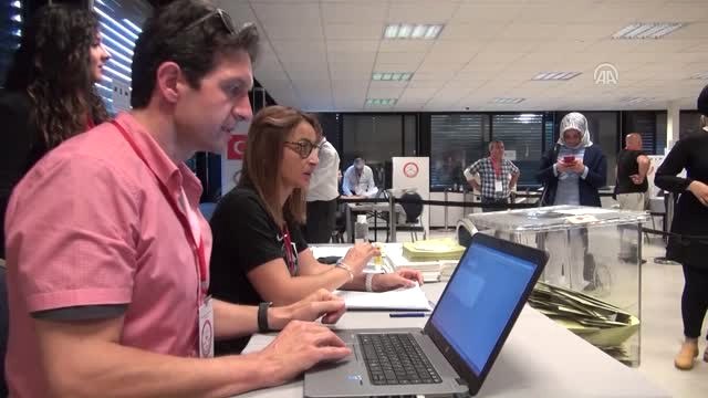 Fransa'da Oy Verme İşlemi Sona Erdi