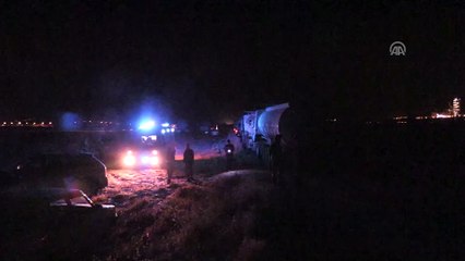 Kepçenin çarptığı boru hattından petrol fışkırması - Onarım çalışmaları - KAHRAMANMARAŞ