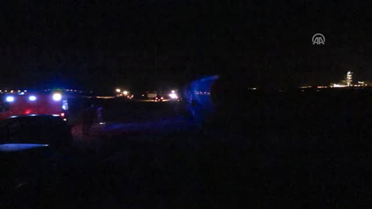 Kepçenin Çarptığı Boru Hattından Petrol Fışkırması - Onarım Çalışmaları