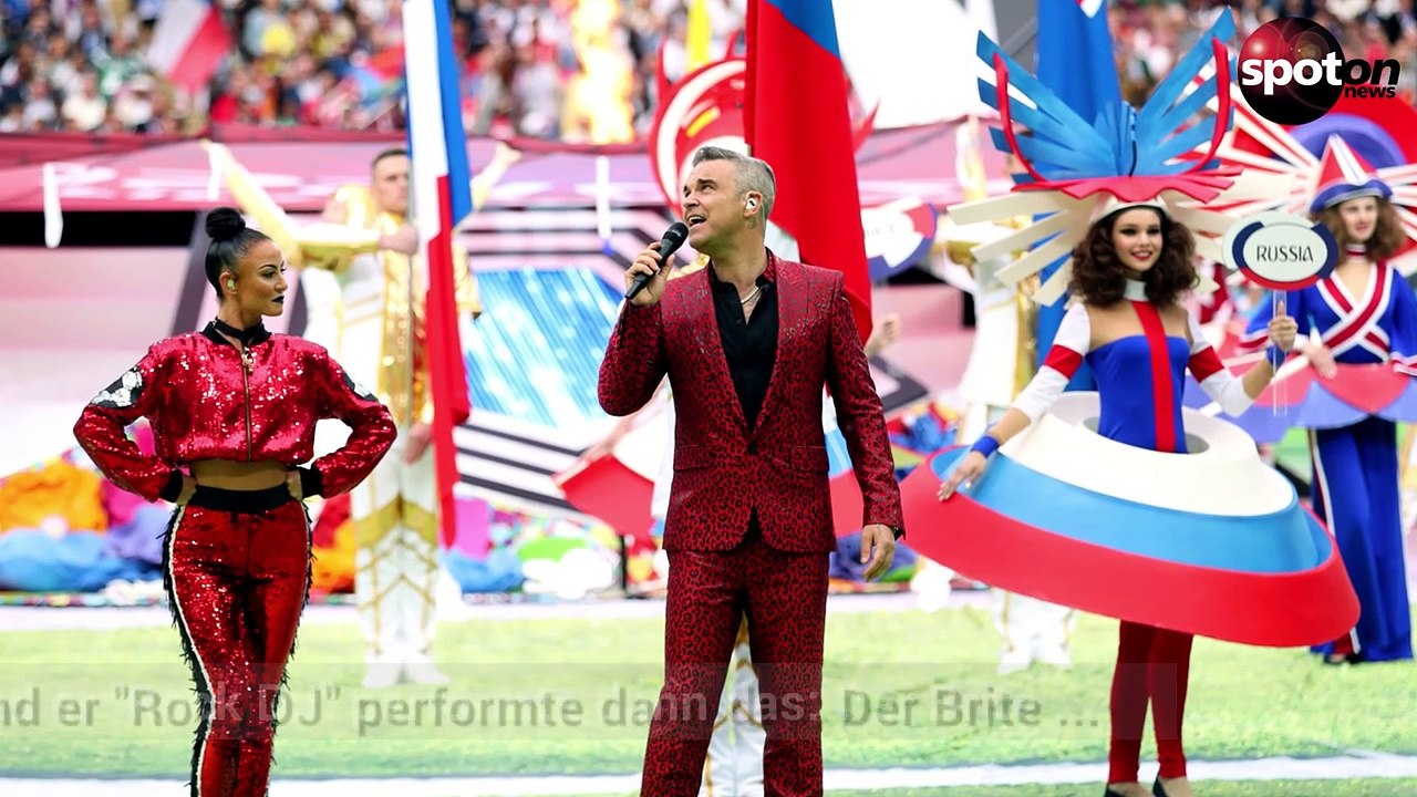 WM 2018: Was hat es mit Robbie Williams' Mittelfinger-Aktion auf sich?