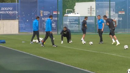 Trik Dari Mandzukic Saat Kroasia Latihan