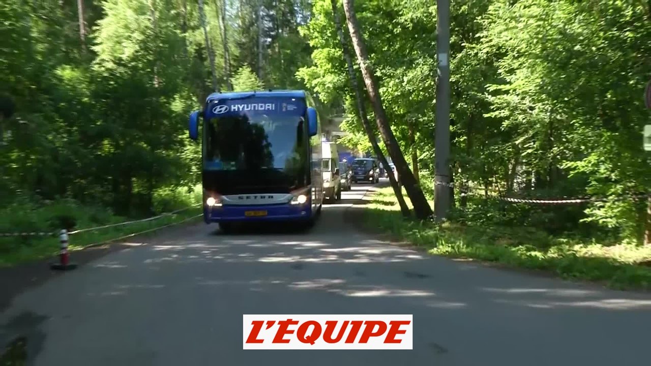 Le bus des Bleus quitte Istra - Foot - CM 2018 - Bleus