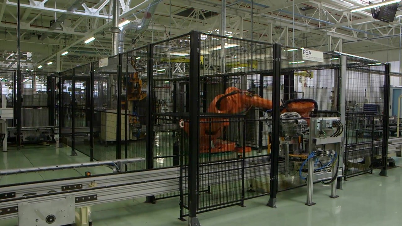 R240 electric motor manufacturing at the Renault Cléon plant - Motor