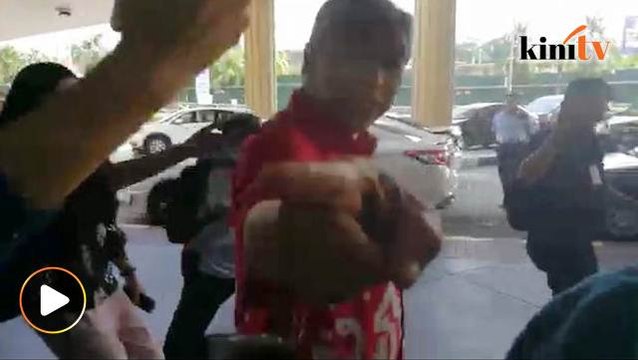 Media 'gasak' Zahid, tidak mahu komen cabaran debat Ku Li