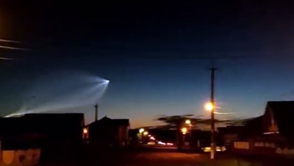 ¿Qué demonios es esa luz? ¿Un OVNI en cielo ruso?