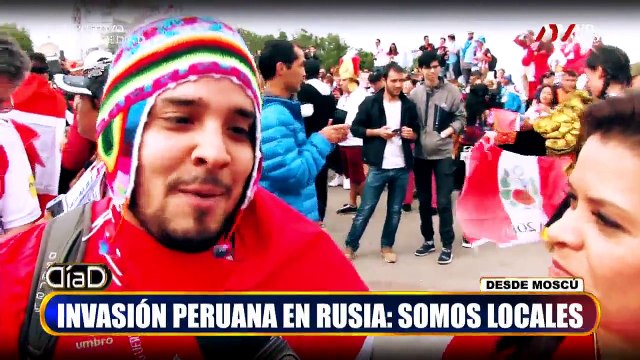 Invasión peruana en Rusia Somos locales - World Cup 2018 - Peruvian Soccer Team - Russian players - Seleccion peruana