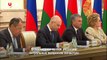 Лукашенко встретился с Путиным в Минске. Все ждали, что президенты двух стран решат проблемы с молочкой, очередями на белорусско-российской границе и заявят, на