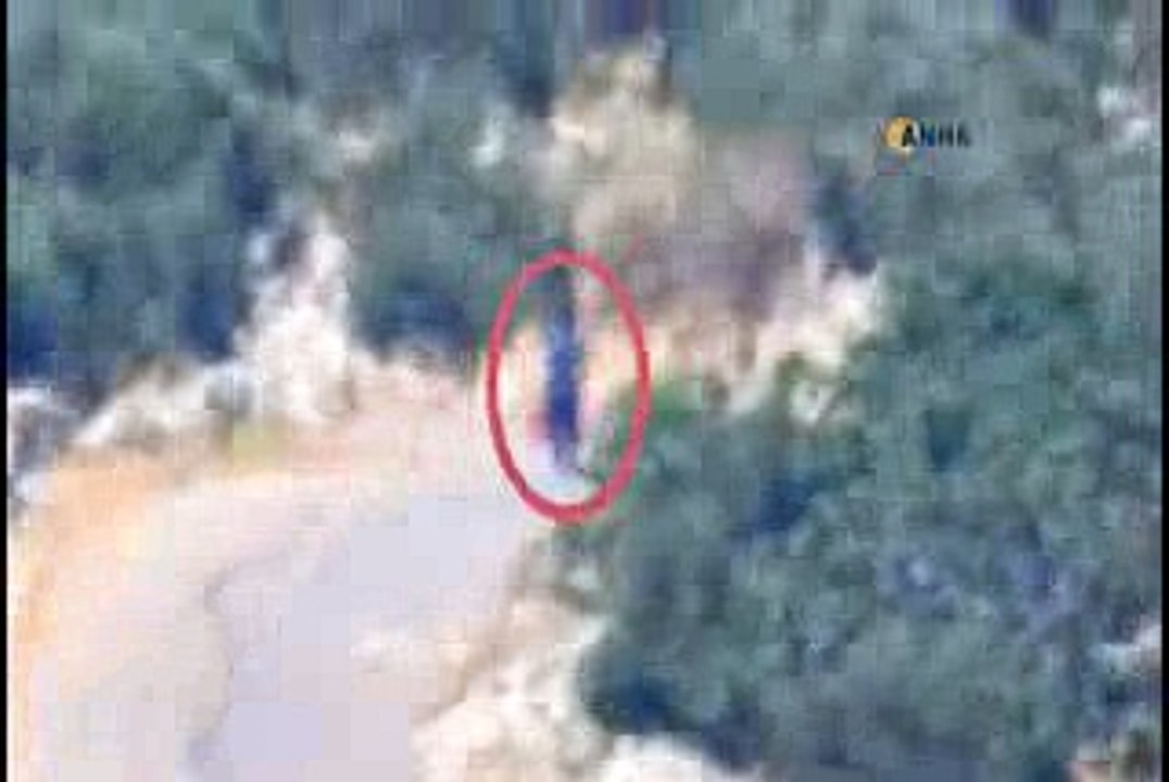 رصد مشهد اثناء ضرب مواطن يعود إلى منزله في عفرين