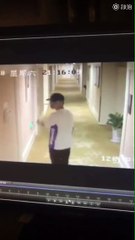 Lộ clip nghi vấn Hồ Nhất Thiên vào khách sạn với một nữ sinh Anh đã ở trong căn phòng này 2h cùng với cô gái lạ mặt.