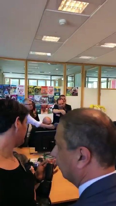 Le Roi en visite chez Dupuis 2