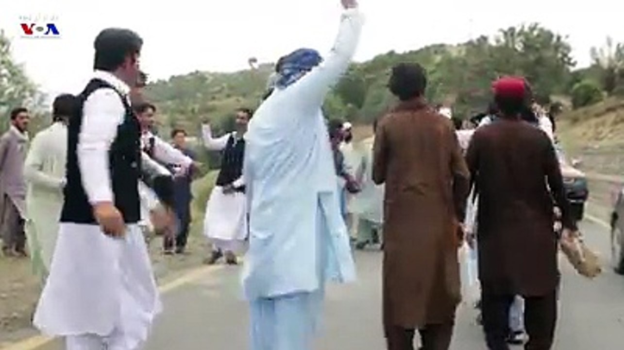 وزیرستانی اتڼ مو زده دی؟پښتانه په هره سیمه کې د اتڼ خپل ځانګړی طرز لري، چې ځینې یې ډېر مشهور دي، لکه د خټکو اتڼ، د ناصرو اتڼ، د تره کو اتڼ، ملي اتڼ، چاپ اتڼ،