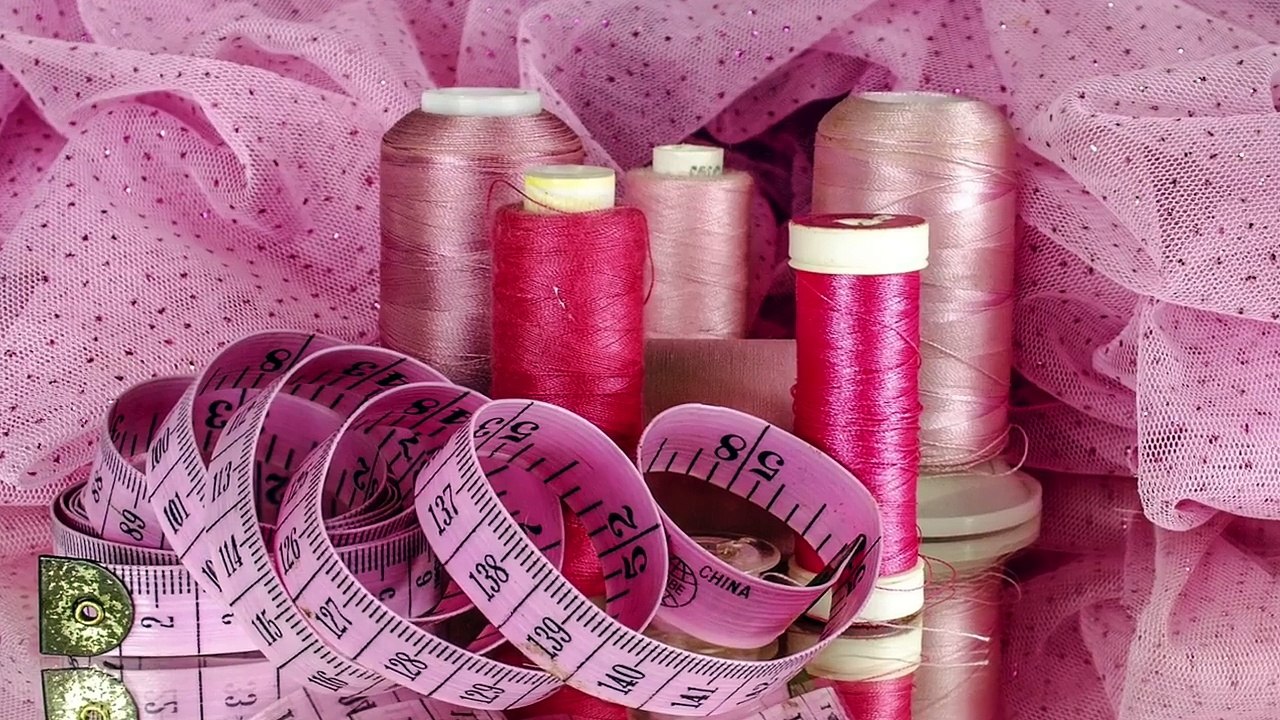 96-jährige Frau möchte ihr Haus verkaufen - Leute gehen hinein und sind erstaunt!