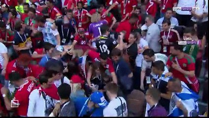 شاهد جماهير المغرب تحاول نزع علم "اسرائلي" من بعض الجماهير