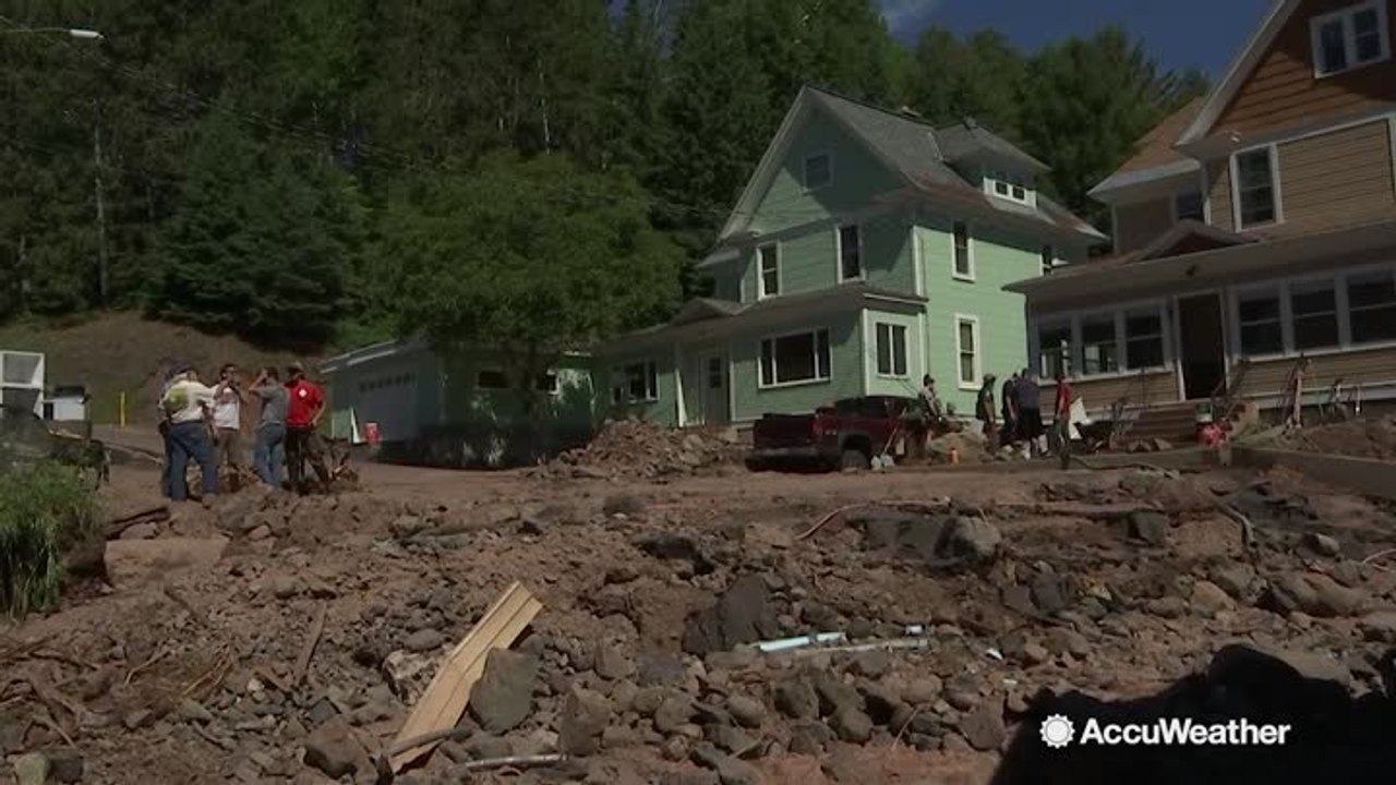 Flood cleanup underway in Michigan