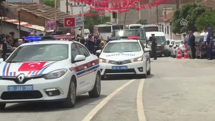 Descargar video: Şehit Piyade Onbaşı Dinç, Son Yolculuğuna Uğurlandı