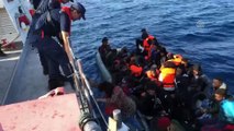 Ege Denizi'nde yasa dışı geçişler - 160 yabancı uyruklu yakalandı - İZMİR