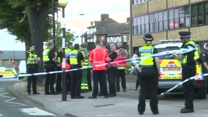 런던 지하철역 배터리 폭발 연루 20대 체포 / YTN