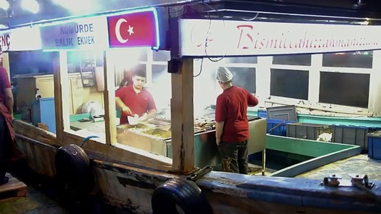 Callshop Istanbul- Extract 2: Alma and her accordion