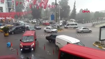 Samsun Çarşamba'da Sağanak; Pazar Yerlerini Su Bastı