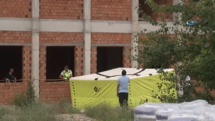 4. Kattan Atlamak İsteyen Kadını Çekirdek Çıtlayarak İzlediler