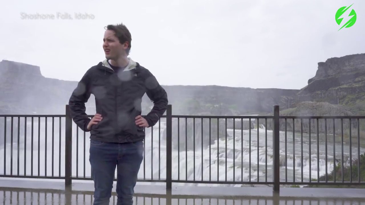 Ce touriste en voyage se téléporte à travers les USA - Vidéo de vacances incroyable