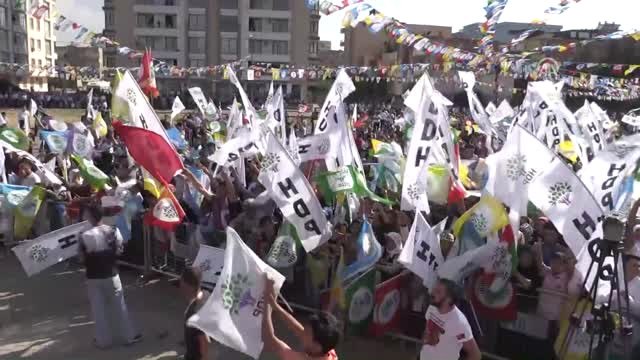 Hdp Mitinglerinde Terör Örgütü PKK Propagandası