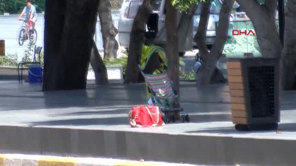 Antalya Bebek Arabasıyla Yanına Bırakılan Şüpheli Paket Paniğe Yolaçtı