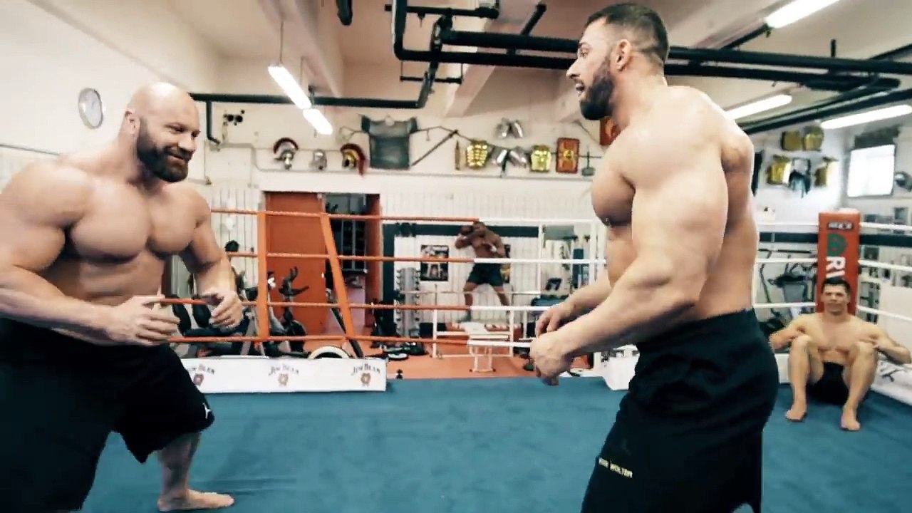 Kevin wolter zerstört bodybuilder!