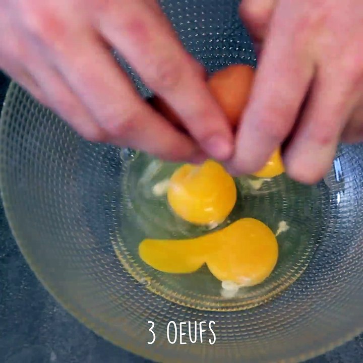 Le fameux gâteau 15 trous à la fraise, vous connaissez ? La recette :