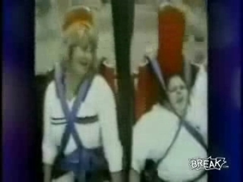 Mère et son fils regarde le fils