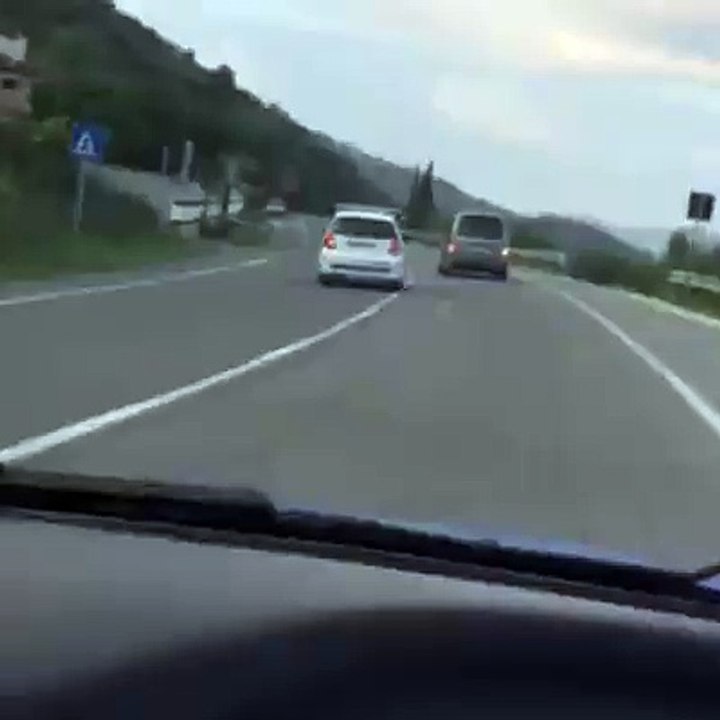 "pershendetje, shikoje pak shtetin... Vidhas, Elbasan"