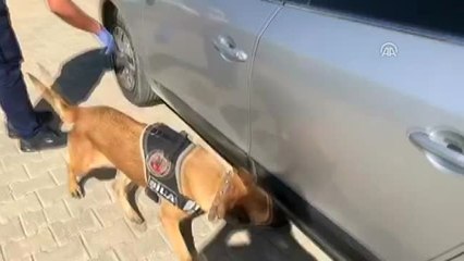 Otomobilde 5 Kilo 900 Gram Metamfetamin Bulundu