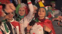 Warna Warni Fans – Suporter Iran merayakan kekalahan melawan Spanyol Layaknya Kemenangan