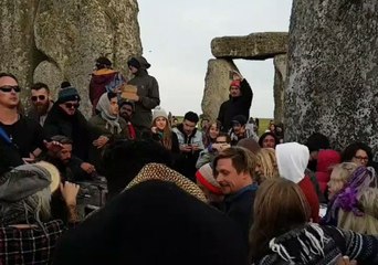 Thousands Gather to Celebrate Summer Solstice at Stonehenge