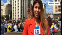 Une journaliste colombienne se fait embrasser et attraper la poitrine en direct