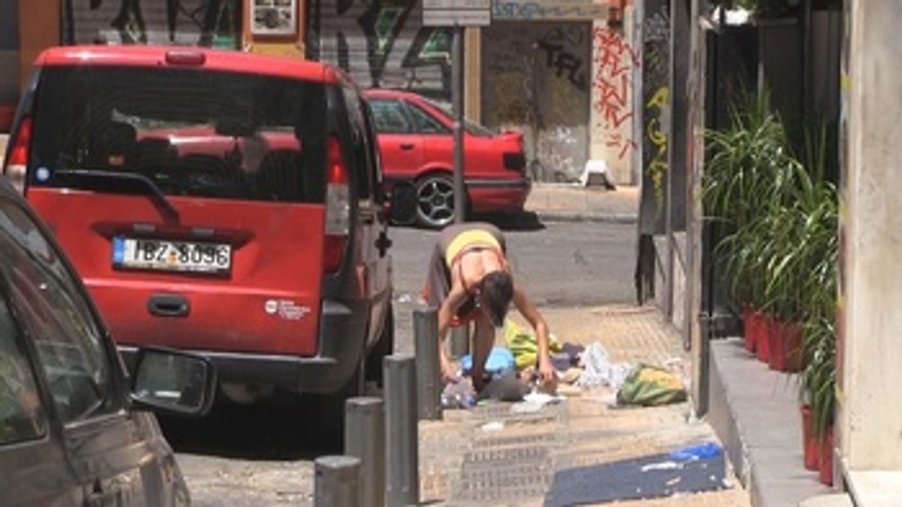 Tras ocho años bajo rescates la mejora económica no se siente en la calle