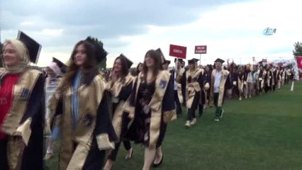 Bilecik Şeyh Edebali Üniversitesi'nde Bin 380 Öğrenci Kep Attı