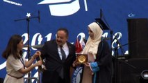 İstanbul Esenyurt Üniversitesi’nde mezuniyet sevinci